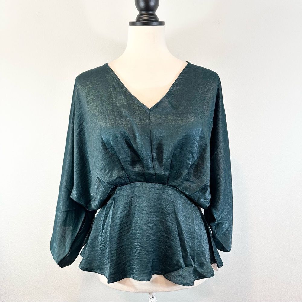 NWT Six/Fifty Green Satin Blouse V-Neck Dolman Kimono Sleeve, Size S